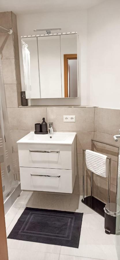 Schone 2 Zw In Sindelfingen - Maichingen *Daimler Apartment Luaran gambar